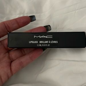 NWT Mac oyster girl lipglass